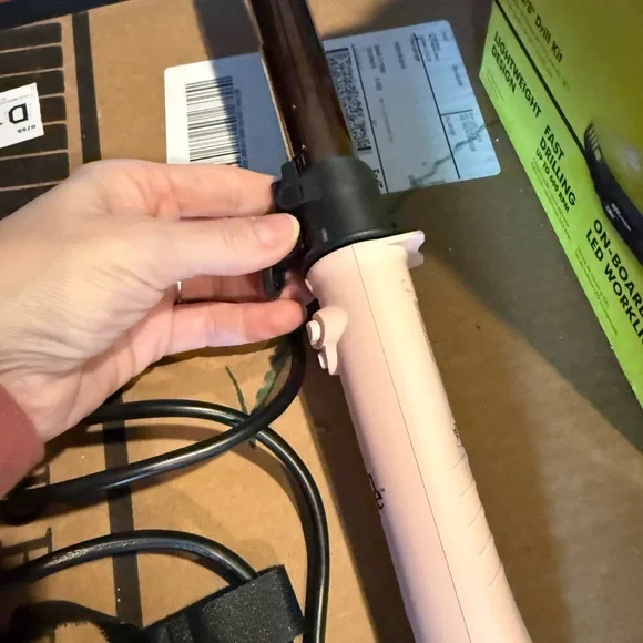 NWOB L'ange Blush Le Piroutte Auto Rotating Curling Iron 26mm - Picture 3 of 6